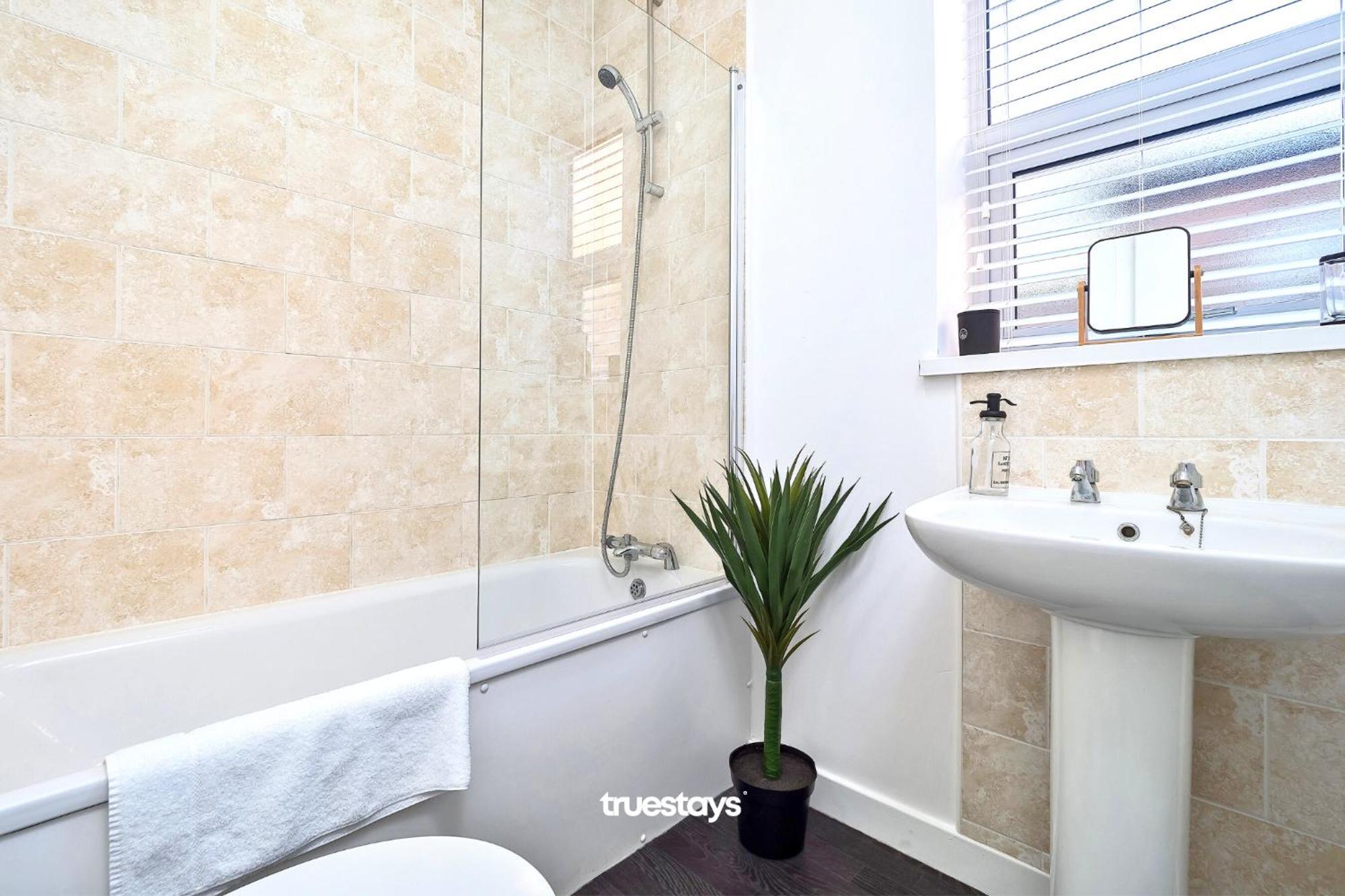 Nursery House By Truestays - 3 Bedroom House In Stoke-On-Trent Ngoại thất bức ảnh